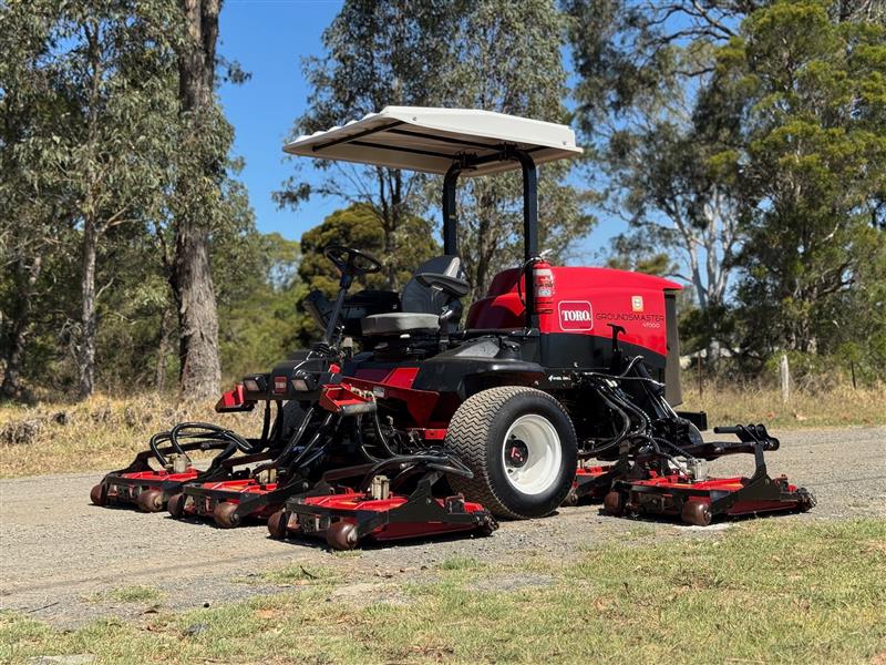 Photo 2. Toro Groundsmaster 4700D 4wd ride on commercial diesel lawn mower