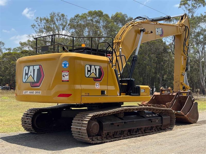 Photo 2. Caterpillar 330GC 30T excavator