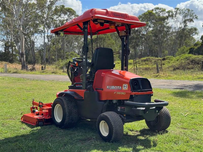 Photo 2. Kubota F3690 72 diesel out front deck ride on lawn mower