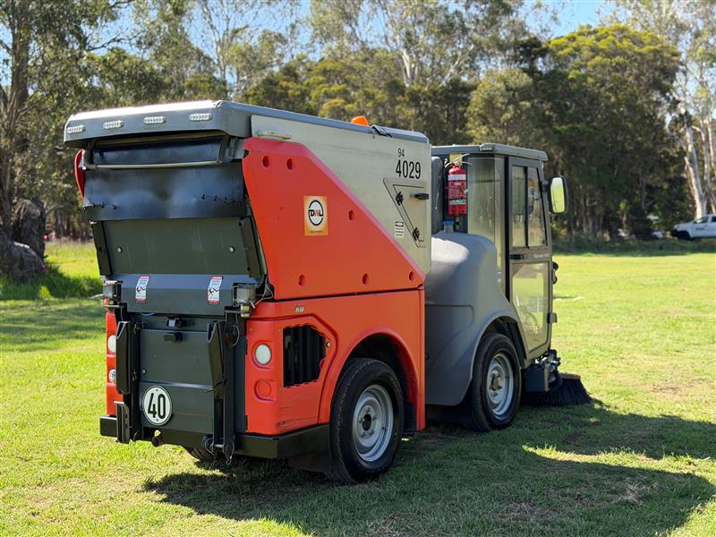 Photo 2. Hako Citymaster 1600 & Scrubber industrial sweeper