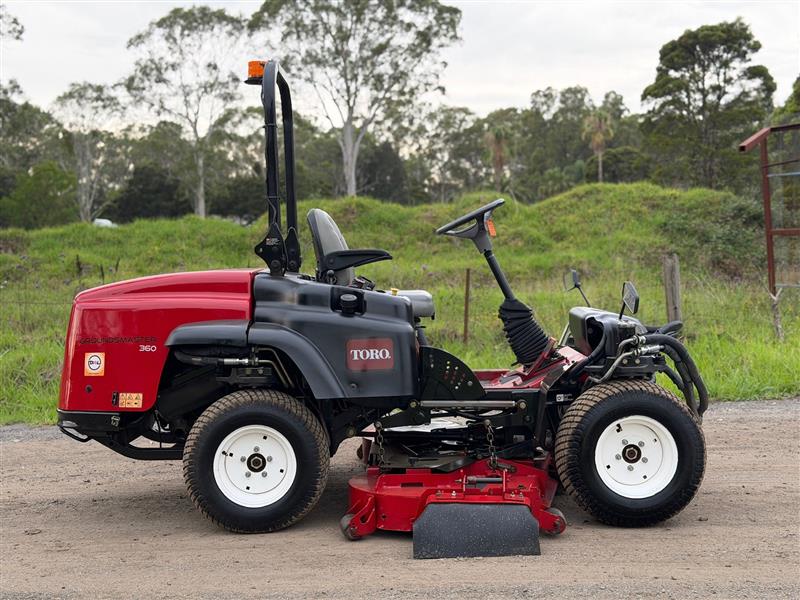 Photo 3. Toro Groundsmaster 360 72inch 4wd 4ws ride on diesel commercial zero turn lawn mower