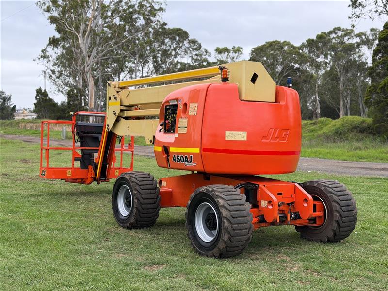 Photo 3. JLG 450AJ 45ft 13.7m knuckle boom scissor lift elevated work platform