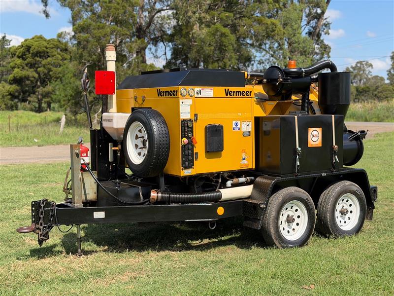 Photo 2. Vermeer VX30-250 trailer mounted hydro water vaccum excavator