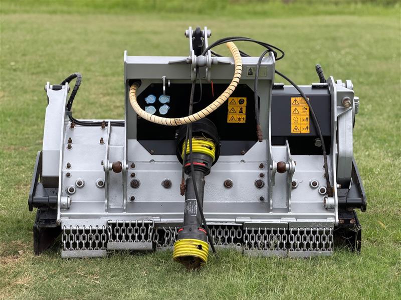 Photo 2. FAE RSL 15/540 multi task head pto shredder commercial forestry mulcher