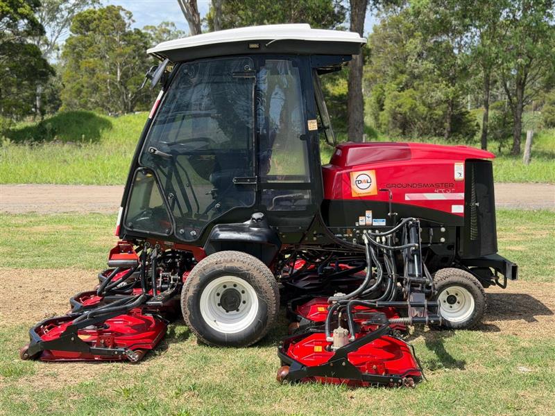 Photo 3. Toro Groundsmaster 4700 4wd ride on commercial diesel lawn mower