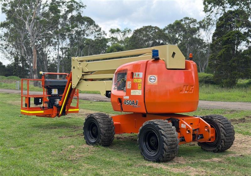 Photo 4. JLG 450AJ 45ft 13.7m knuckle boom scissor lift elevated work platform