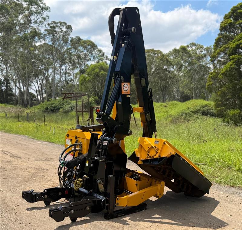 Photo 4. McConnel Power Arm P6575T with kirogn blade crush cutter