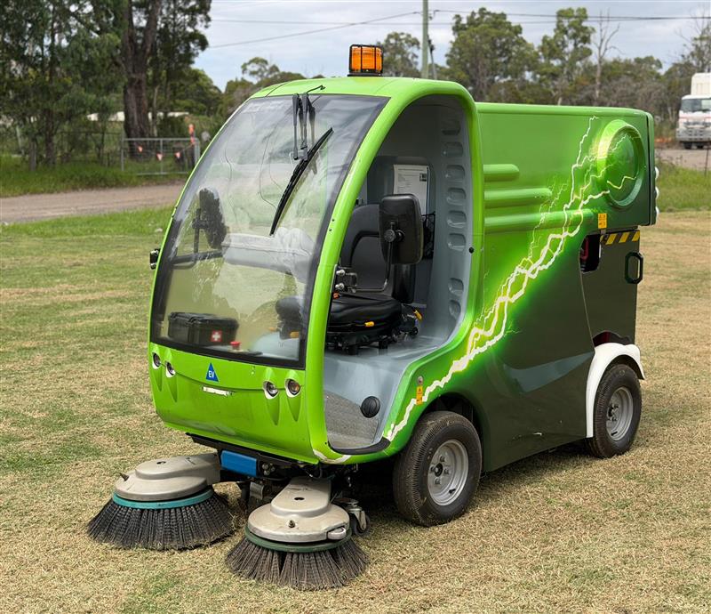 Photo 5. Conquest Ecosweep 360 industrial sweeper