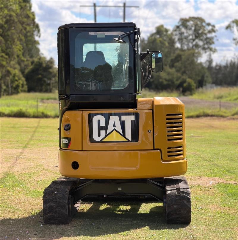 Photo 3. Caterpillar 303.5 ECR 3.7T excavator