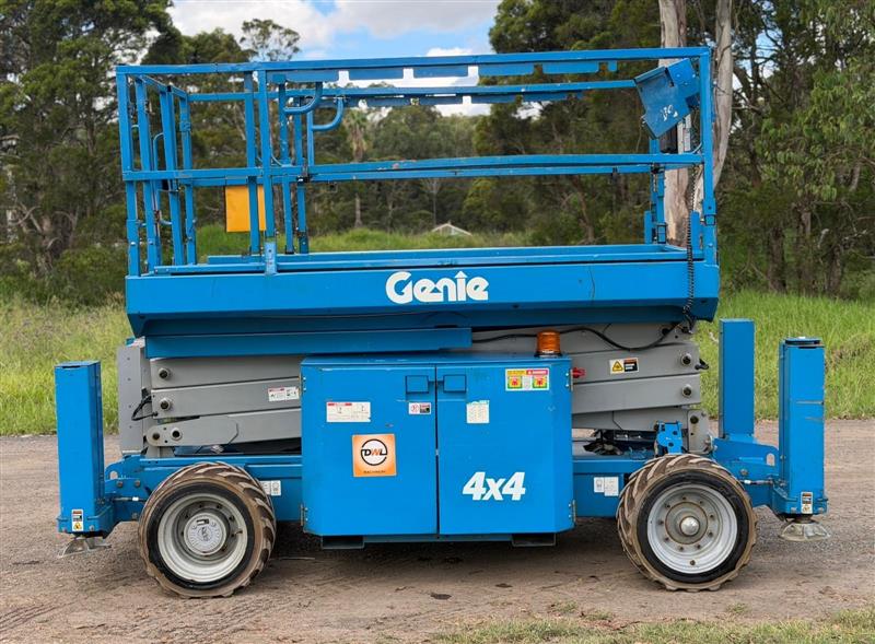 Photo 3. Genie GS-2669 10M all terrain diesel scissor lift elevated work platform