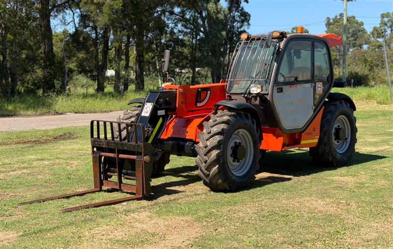 Photo 2. Manitou MT-X 732 3.2t 7m telehandler