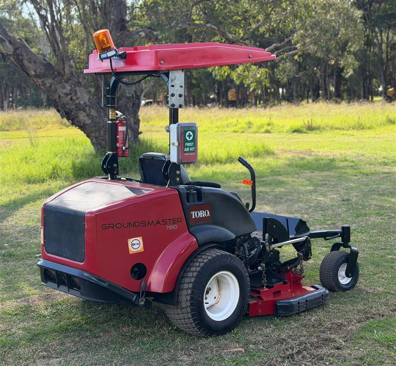 Photo 5. Toro Groundsmaster 7210 diesel commercial zero turn ride on lawn mower