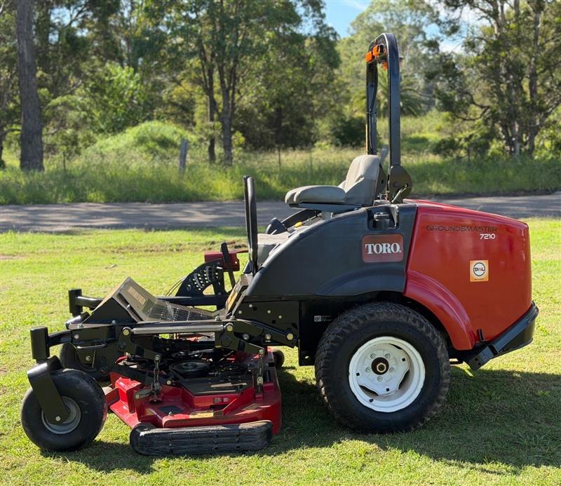 Photo 2. Toro Groundsmaster 7200 diesel commercial zero turn ride on lawn mower
