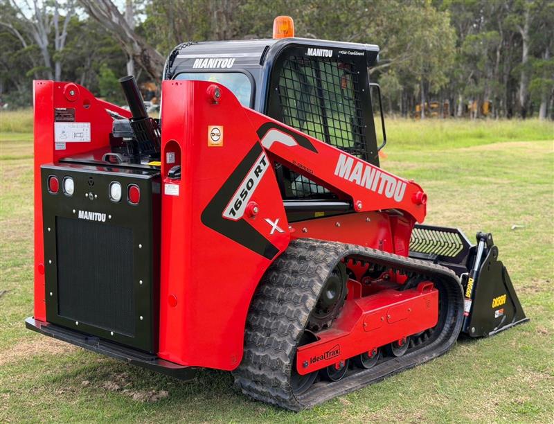 Photo 2. Manitou 1650RT skid steer loader