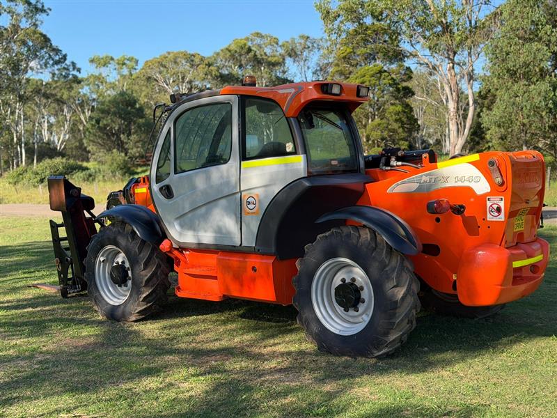 Photo 2. Manitou MTX1440 4T 14m telehandler