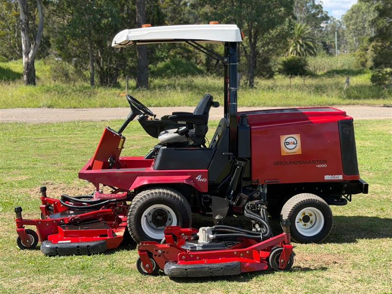 Photo 3. Toro Groundsmaster 4000D diesel ride on lawn mower