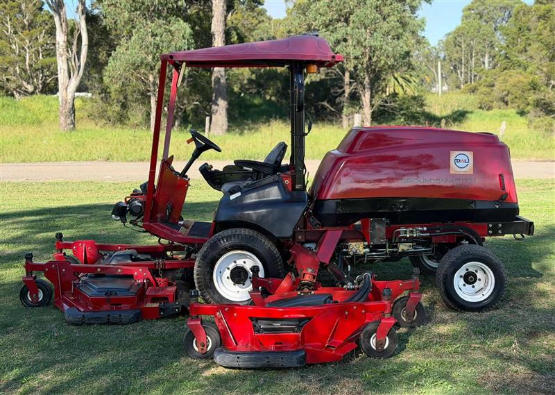 Photo 4. Toro Groundsmaster 5900 wide area ride on diesel commercial lawn mower