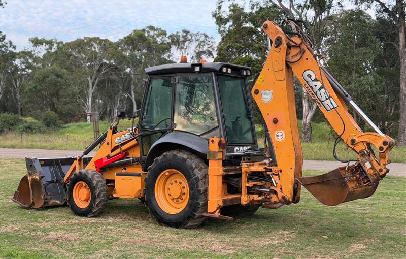 Photo 5. Case 590ST backhoe loader