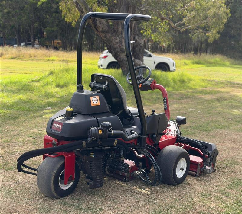 Photo 2. Toro Greensmaster 3250D diesel greens cylinder reel ride on lawn mower