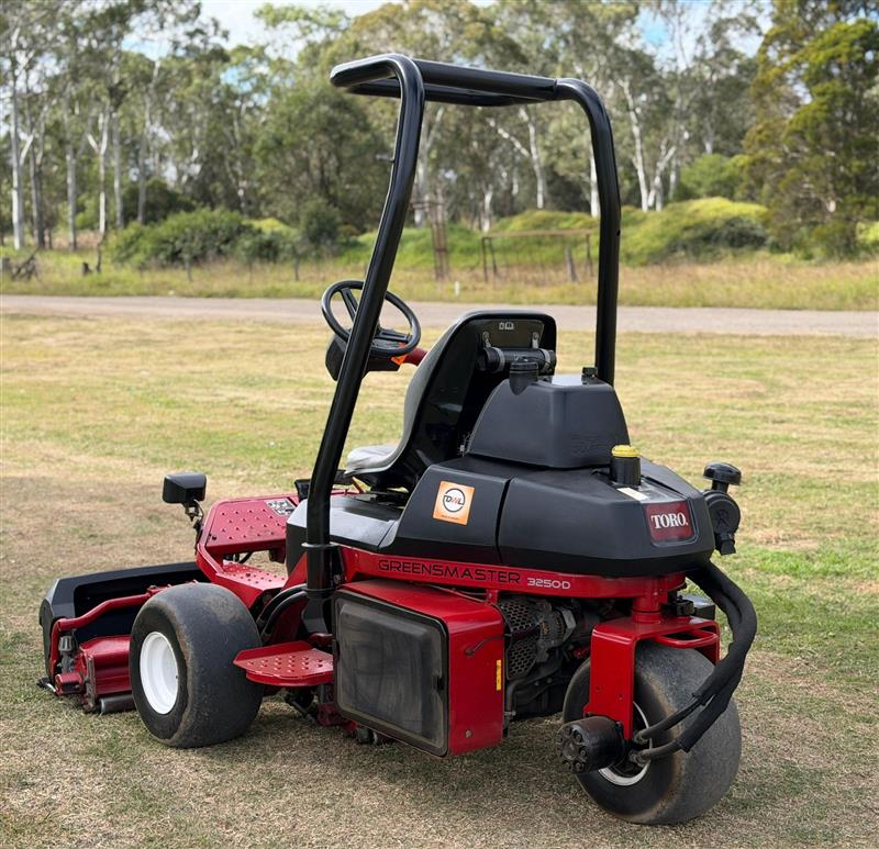 Photo 3. Toro Greensmaster 3250D diesel greens cylinder reel ride on lawn mower