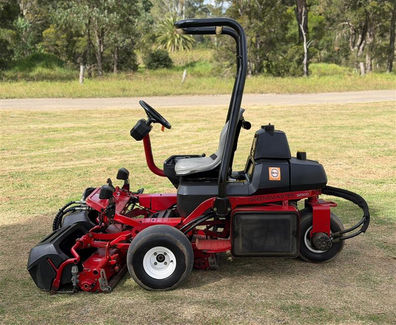 Photo 4. Toro Greensmaster 3250D diesel greens cylinder reel ride on lawn mower