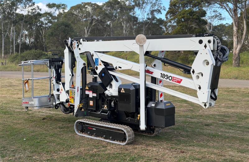 Photo 3. Monitor 18.90 pro 18M spider knuckle boom scissor lift cherry picker