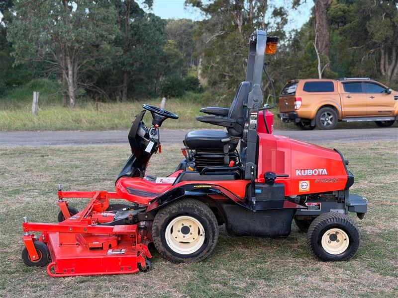 Photo 2. Kubota F3690 72inch diesel out front deck ride on lawn mower
