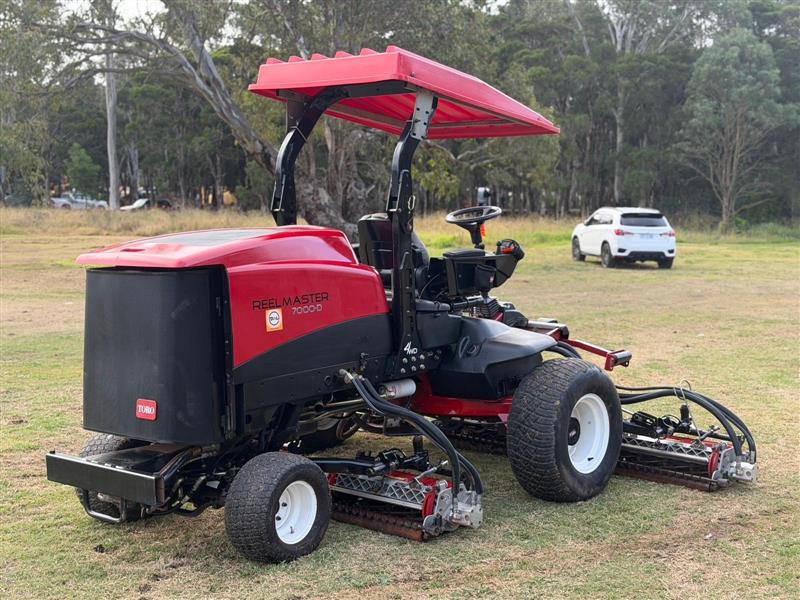 Photo 4. Toro Reelmaster 7000D ride on fairway cylinder reel greens golf course lawn mower
