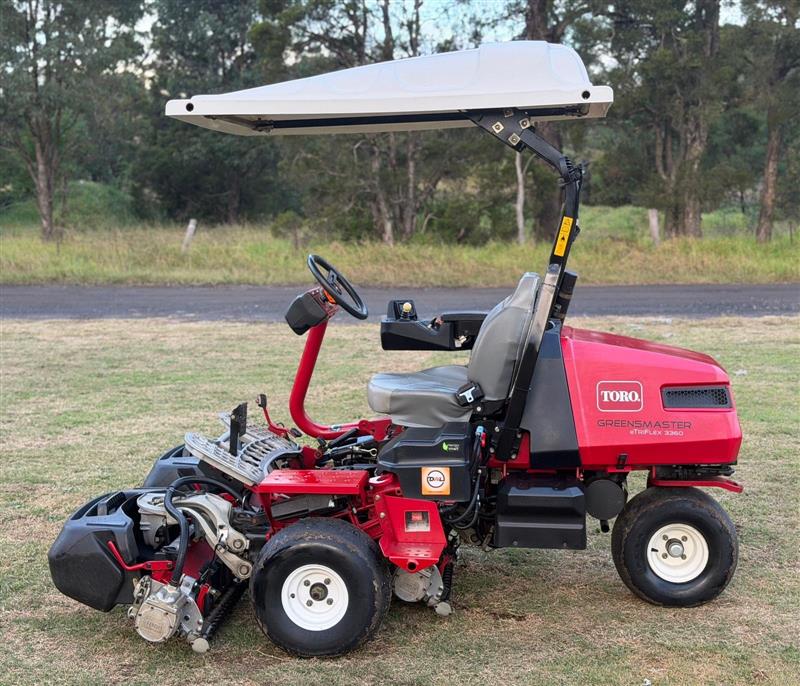 Photo 4. Toro Greensmaster 3360 E-Triflex greens cylinder reel golf course ride on lawn mower
