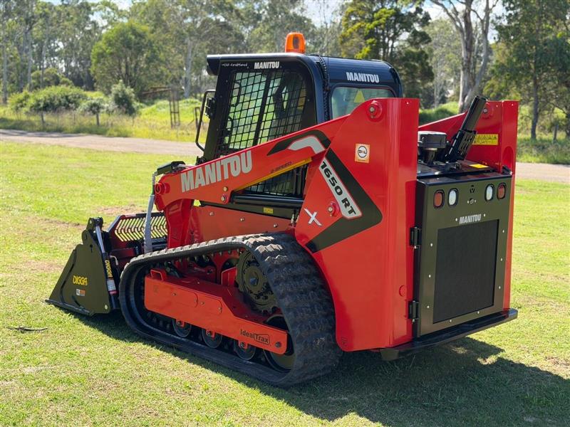 Photo 2. Manitou 1650RT skid steer loader
