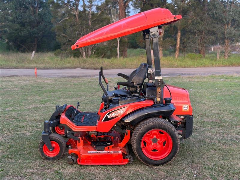 Photo 3. Kubota ZD1221 commercial diesel zero turn ride on lawn mower