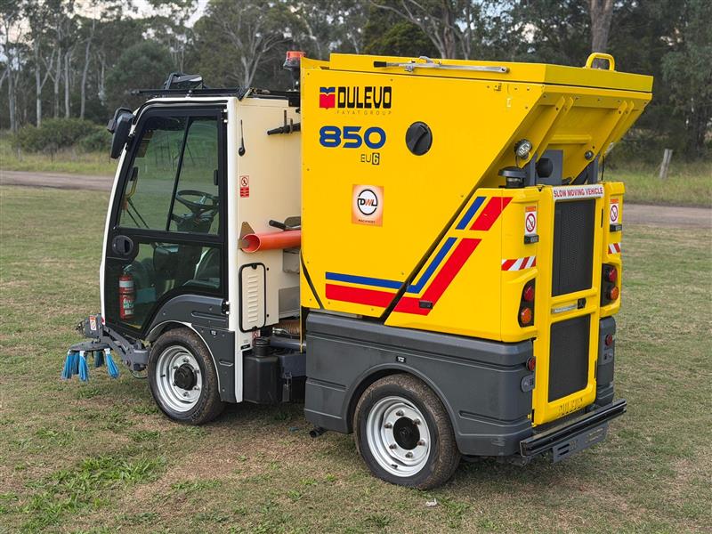 Photo 3. Dulevo 850 EV6 road street factory car park diesel sweeper