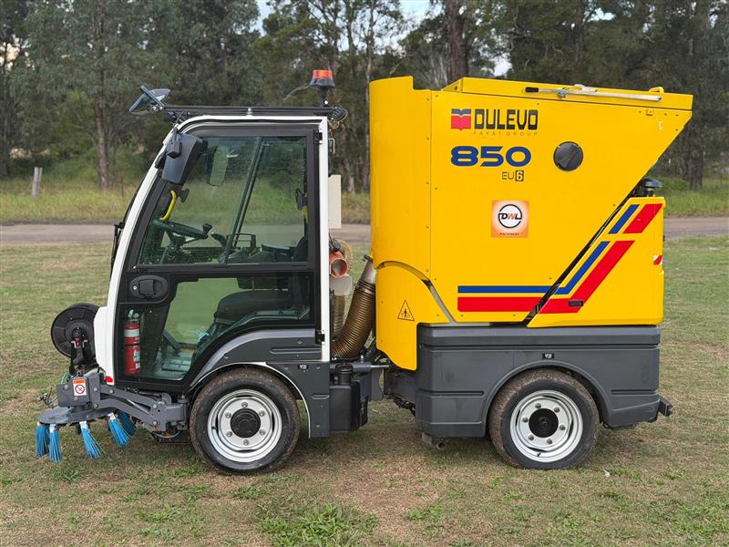 Photo 4. Dulevo 850 EV6 road street factory car park diesel sweeper