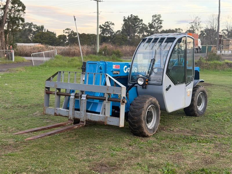 Photo 3. Genie GTH2506 2.5T 6M telehdandler