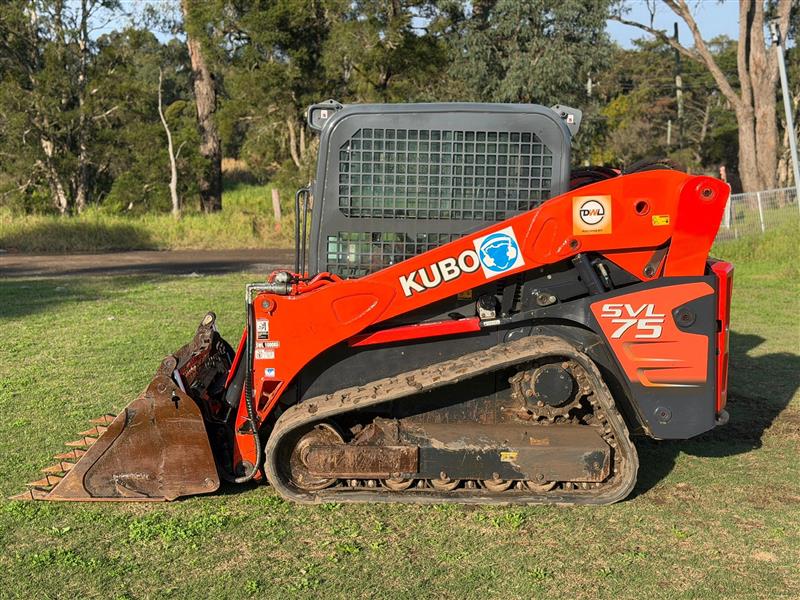 Photo 3. Kubota SVL75 Posi track skid steer loader