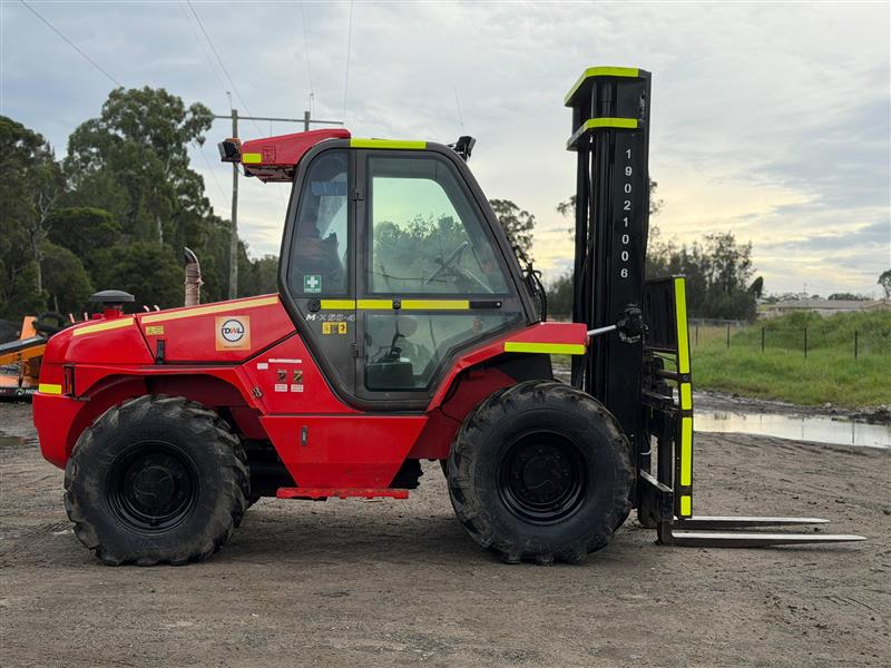 Photo 2. Manitou MX50-4 diesel rough all terrain forklift