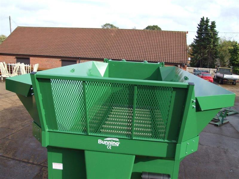 Photo 3. Bunning 150HD spreader