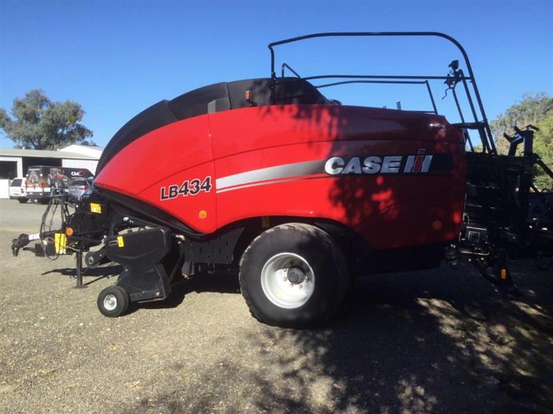 Photo 3. 2014 Case IH LB434 Baler