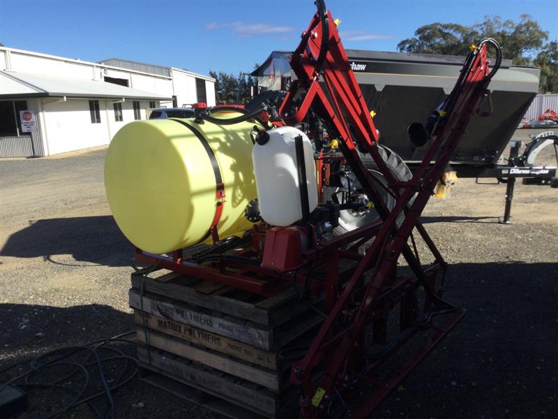 Photo 5. 2022 Hardi Ute Back Boomspray