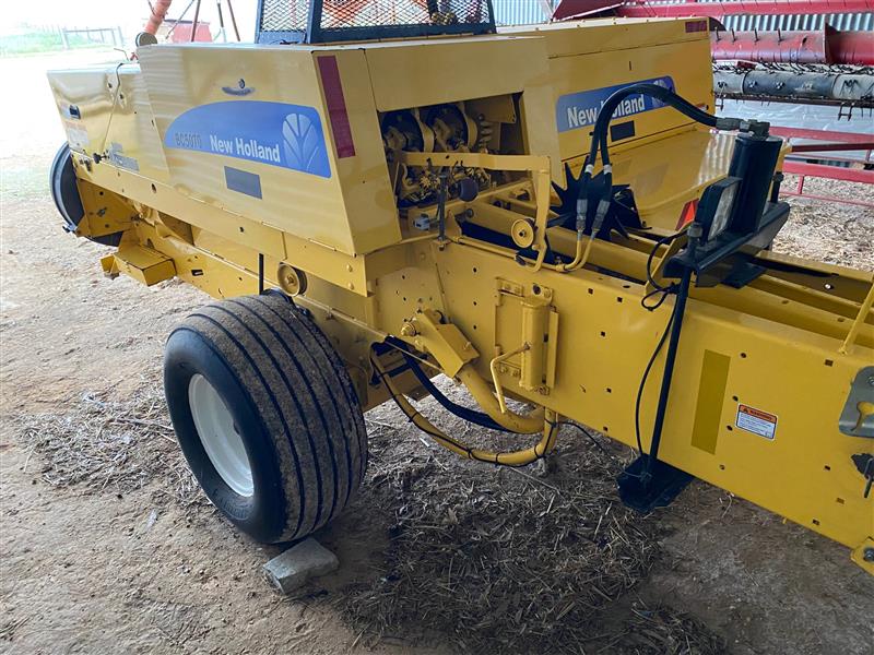 Photo 5. New Holland BC5070 square baler