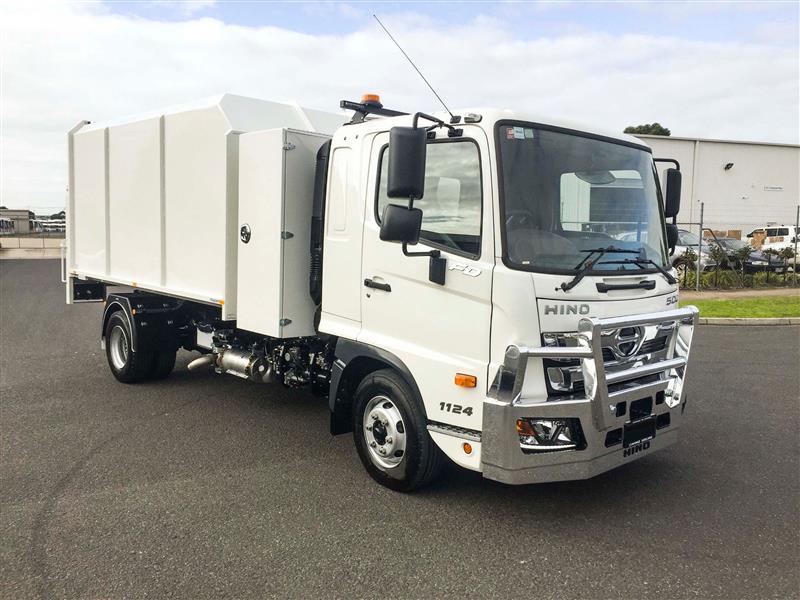 Photo 1. Hino FD 1124-500 Series Tipper