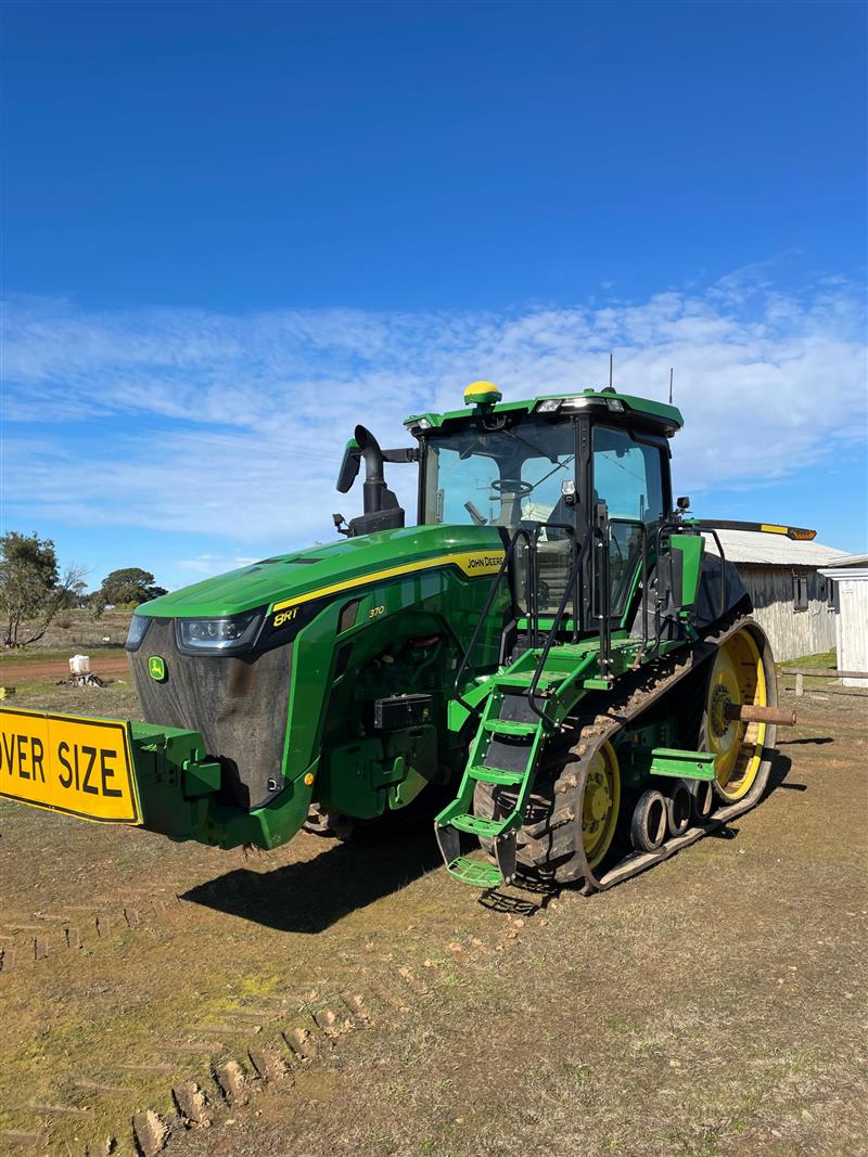 Photo 1. John Deere 8370RT Track Tractor