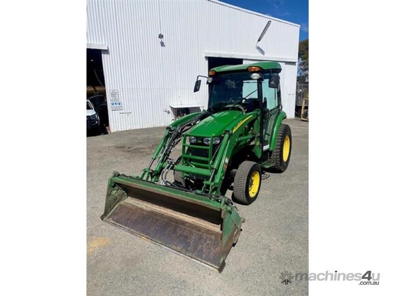 John Deere 3720 Compact Ut Tractor
