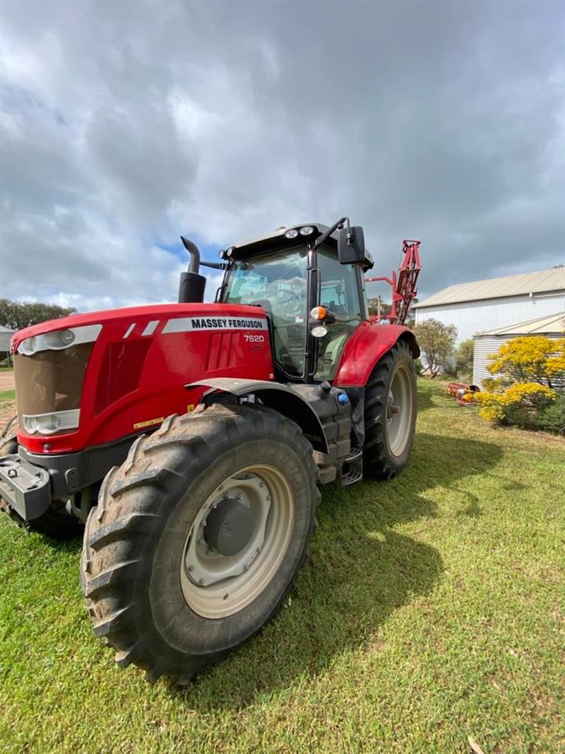 Massey Ferguson 7620 FWA/4WD tractor