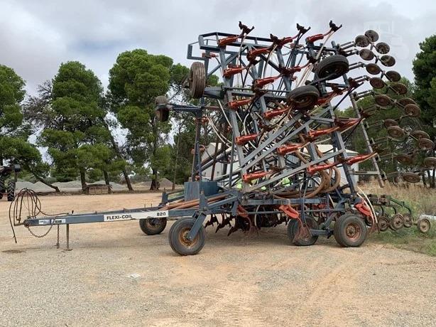 Flexi-Coil 820 40 ft cultivation Bar