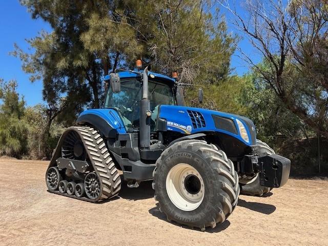 Photo 1. New Holland T8.435 Tracked tractor