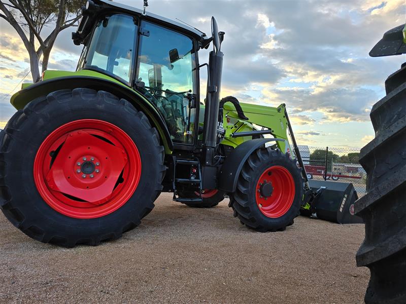 Claas ARION 430C Tractor FWA/4WD