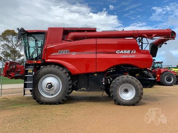 Case IH 8250 combine harvester