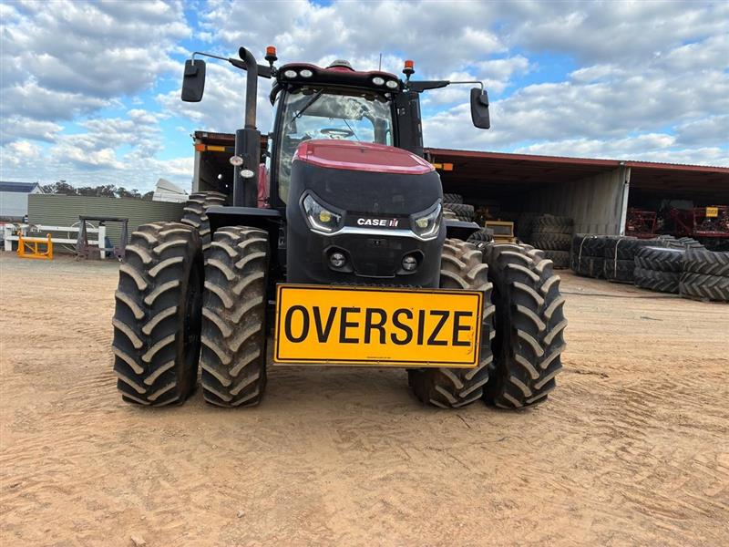 CASE IH 340 Magnum tractor