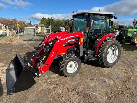 Massey Ferguson 2860M Compact UT Tra...